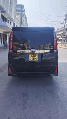 TOYOTA NOAH WXB 2017 8 SEATER image 12