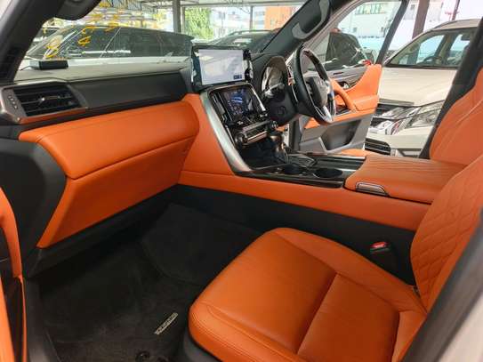 Lexus lx600 VvIp image 11