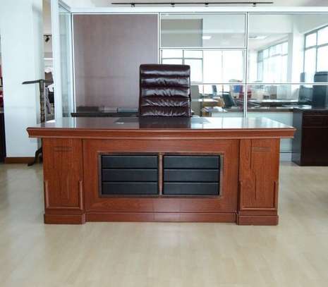 Modern 1.8M Executive Office Desk image 5