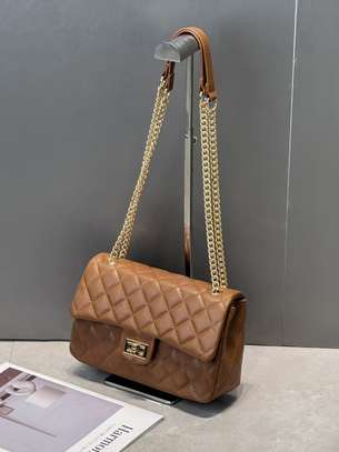 Elegant Quilted Chain Shoulder Bag image 4