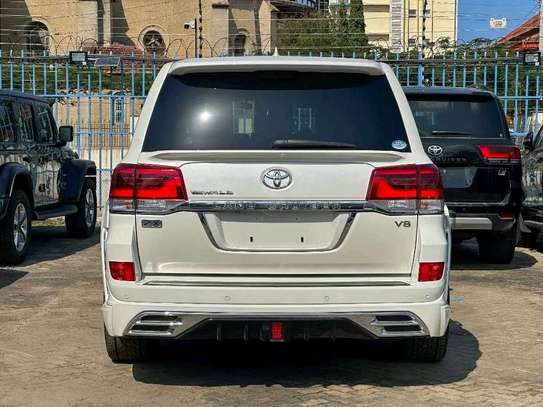 Toyota land Cruiser V8 ZX 2019 WALD image 12
