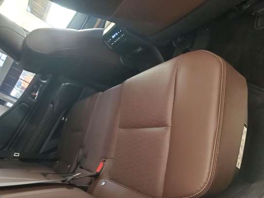 Toyota landcruiser prado 250 series image 9