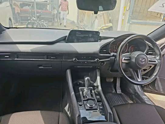 Madza 3 hatchback image 7
