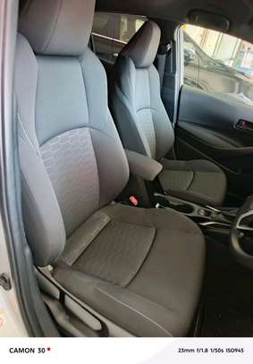 Toyota Corolla sport non hybrid image 5