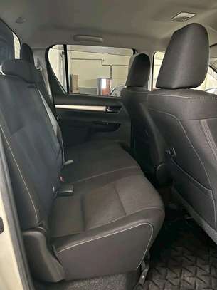 Toyota Hilux image 6