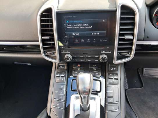 Porsche Cayenne Turbo 2018 purple image 6