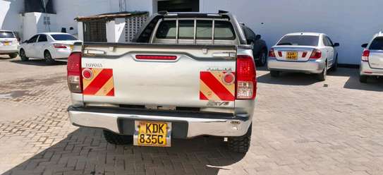 toyota hilux single cab used image 3