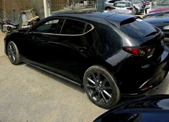 Madza 3 hatchback image 5
