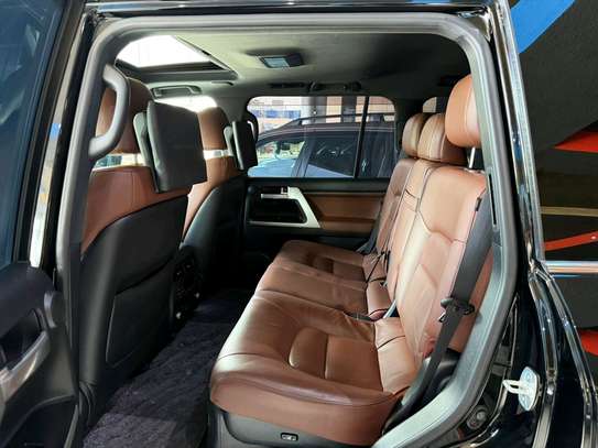 Toyota land cruiser ZX image 5