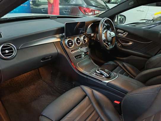 Mercedes Benz C200 2019 image 6