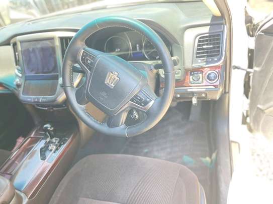 TOYOTA CROWN ROYAL SALON 2013MODEL image 4