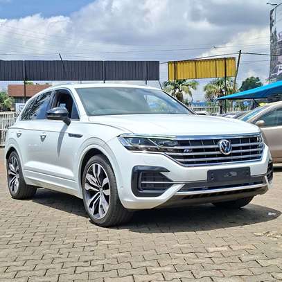 2019 Volkswagen Touareg Rline image 3