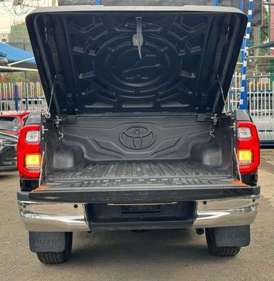 2021 Toyota Hilux image 11