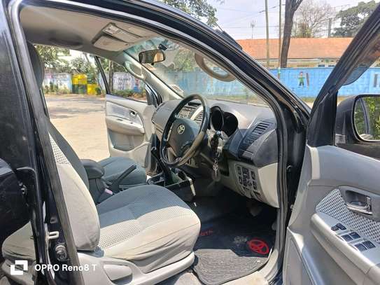 TOYOTA HILUX DOUBLE CAB MANUAL 2011 MODEL image 7