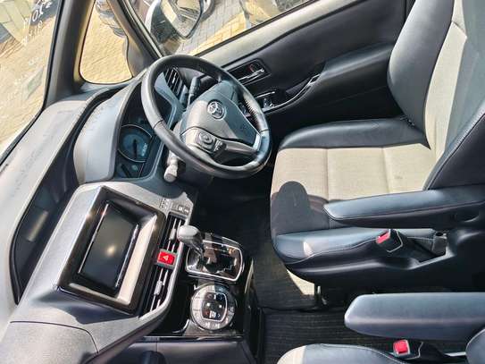 TOYOTA NOAH WXB Non-Hybrid,2019,2wd(WE DO H.P,DEPO 1.5M) image 6