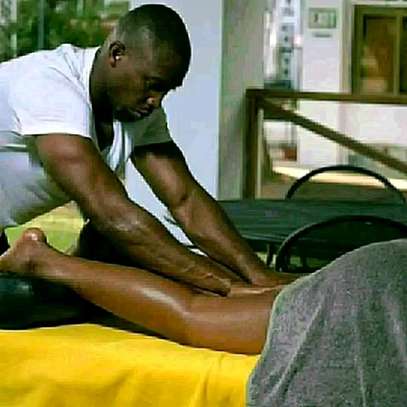Relaxing mobile massage services for ladies  at Mombasa image 3