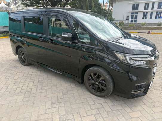Honda stepwagon spada image 5