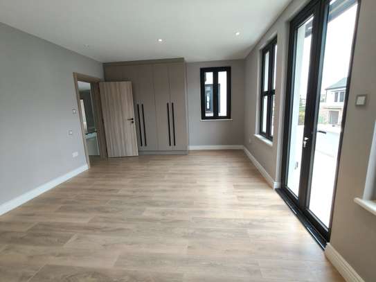 4 Bed Villa with En Suite at Runda image 3