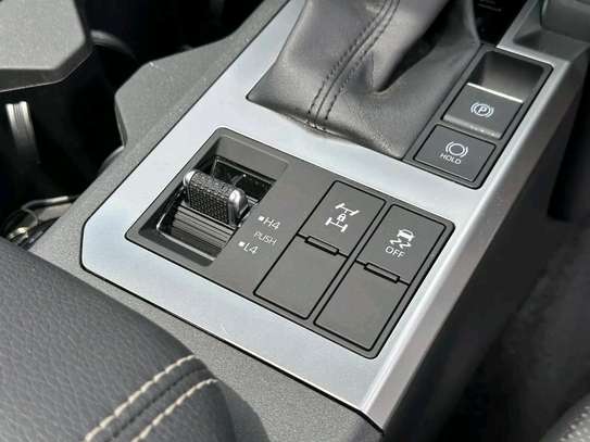 Toyota land cruiser Prado Gj250 2024 Diesel image 7