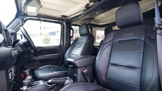 Jeep Wrangler Sahara Black 2019 image 8