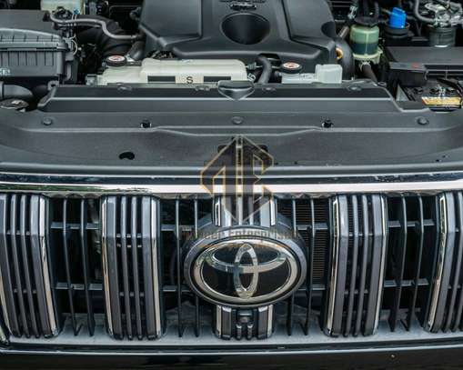 2020 Toyota LandCruiser Prado TZ-G image 10