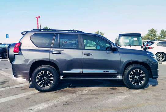Toyota Prado SUV VX-L Gray Spacious Interior Alloy Wheels image 9