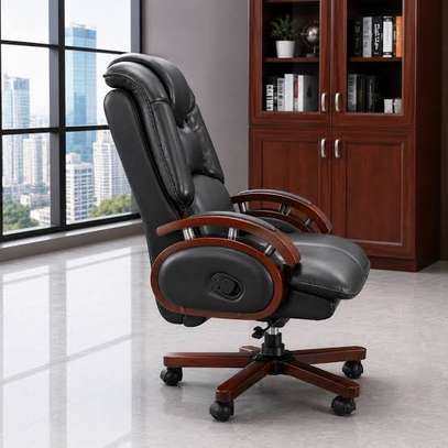 PU Leather Recliner Chair image 4
