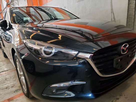 Mazda Axela image 3