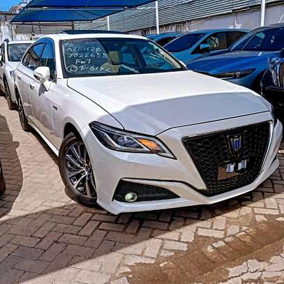 Toyota Crown hybrid sunroof 2019 2000cc image 9