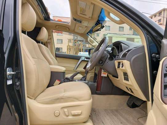 Toyota Land cruiser prado TX 2018 model Black color. image 4
