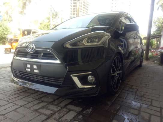 Toyota Sienta hybrid black 2018 XD-L image 3