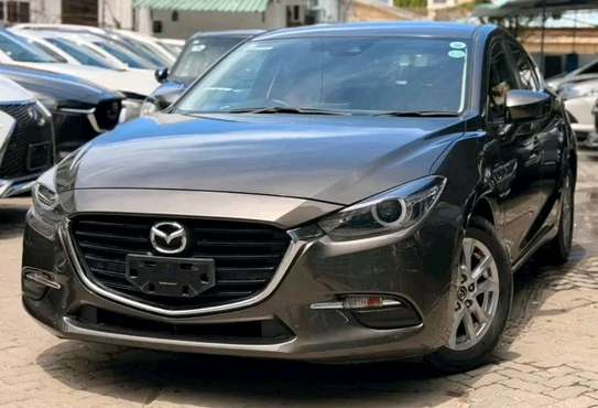 Mazda Axela image 5