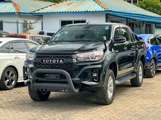 Toyota Hilux Double cabin Revo 2019 image 2