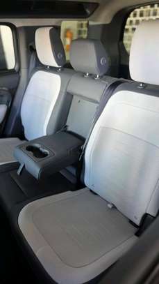 Land Rover defender 110 2025 Sunroof image 8