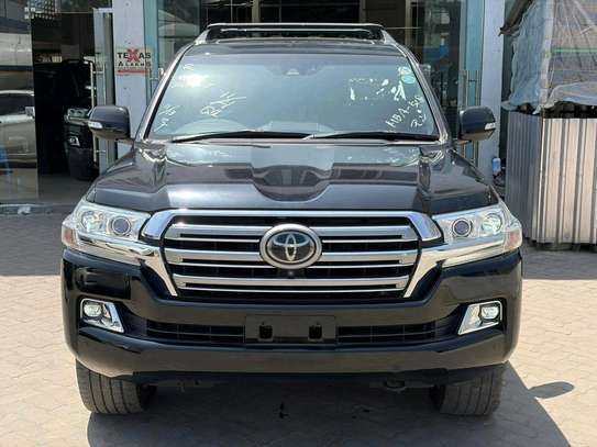 TOYOTA LANDCRUISER V8 ZX 2019MODEL SUNROOF PETROL image 8