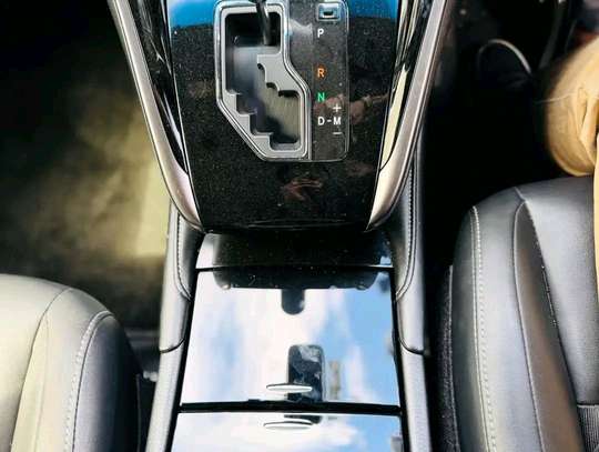 TOYOTA HARRIER 2020 MODEL NEW SHAPE BLACK image 11