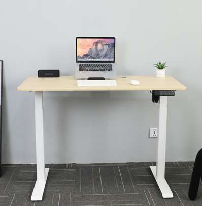 Standing Desk: 1.4m Adjustable Office Desk In Keroka image 10