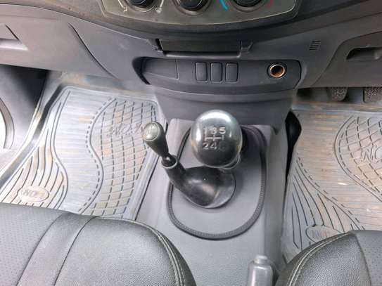 TOYOTA HILUX SINGLE CAB LOCALLY ASSEMBLED 4WD OPTIONAL 2013 image 7
