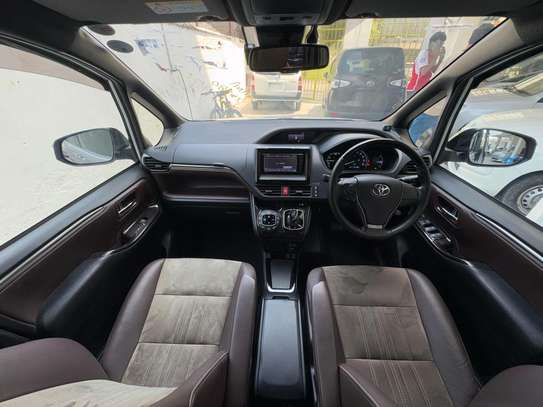 Toyota Esquire Hybrid Silver 2018 image 2