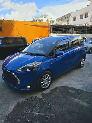 TOYOTA SIENTA HYBRID 2019MODEL 7 SEATER image 9