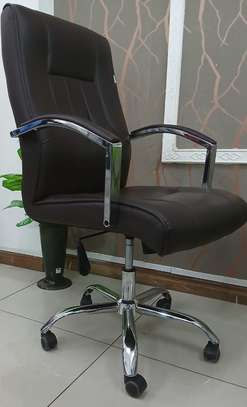 Office Chair; Classic Luxury Swivel Office Chair image 4