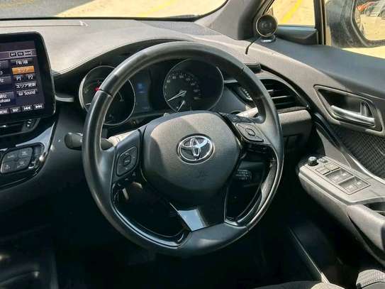 Toyota CH-R Black 2019 2WD image 7