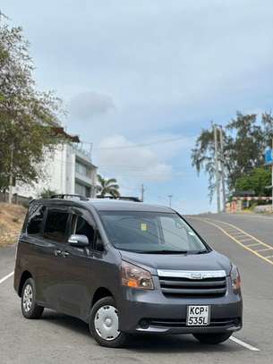 Toyota Noah KCP image 8