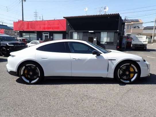 2021 PORSCHE TAYCAN TURBO S image 4