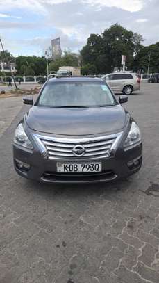 Nissan Teana image 2