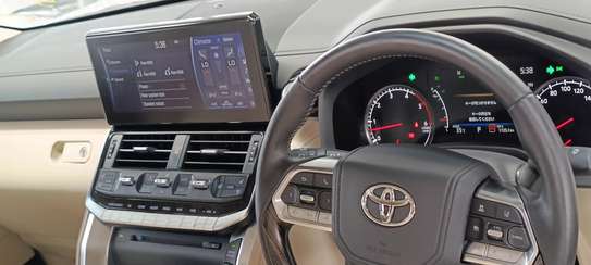 Toyota land Cruiser ZX Diesel ⛽ Black 2021 image 9