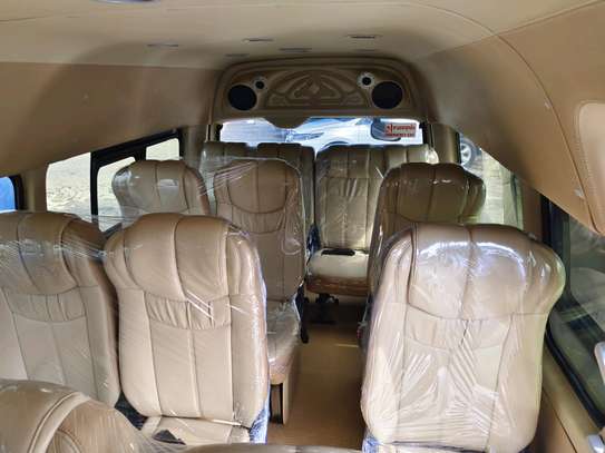 Toyota Hiace 9l manual diesel silver 2018 image 11