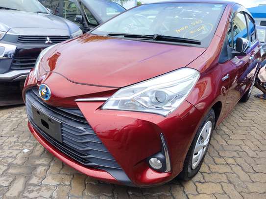 Toyota Vitz hybrid Jewela maroon 2018 image 3