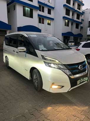 Nissan Serena epower white 2019 image 2