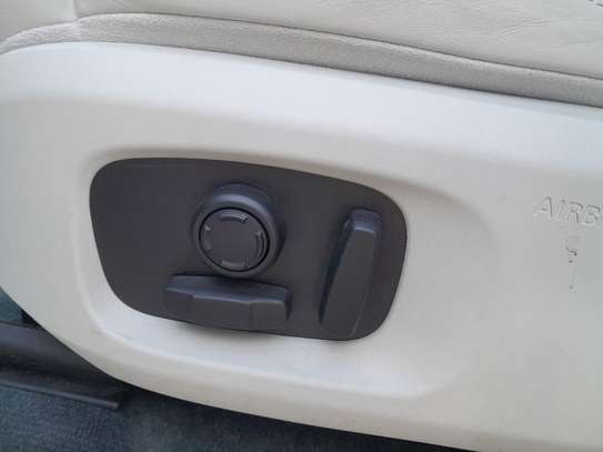 Land Rover  Evogue image 7